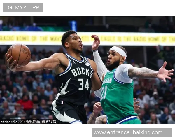 2017年NBA常规赛雄鹿队与尼克斯队精彩对决回顾与分析 2017年NBA常规赛雄鹿队与尼克斯队精彩对决回顾与分析