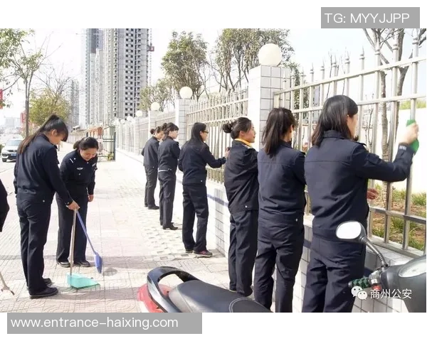 中国女篮对决自由人全力以赴争夺胜利展现巾帼风采 中国女篮对决自由人全力以赴争夺胜利展现巾帼风采